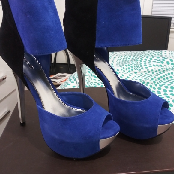 BRAND NEW!!! Never worn - Picture 4 of 5